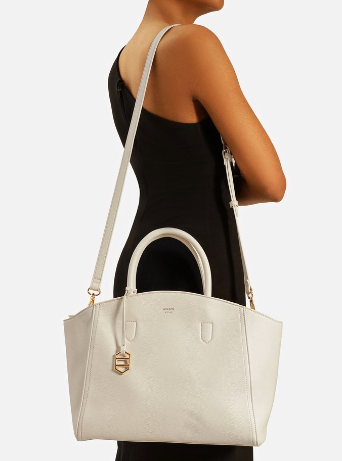 Bolsa Tote Off-White Grande Bag Charm | Arezzo