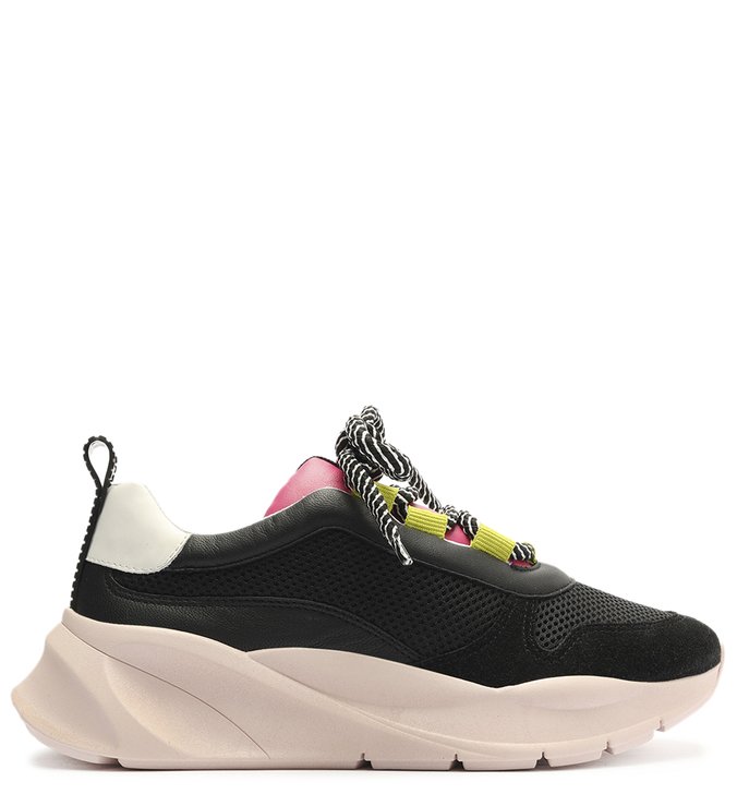 Tênis Preto Multimaterial Sola Esportiva Colorido