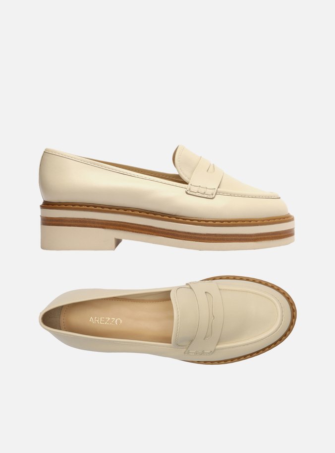 Mocassim Off-White Couro Solado