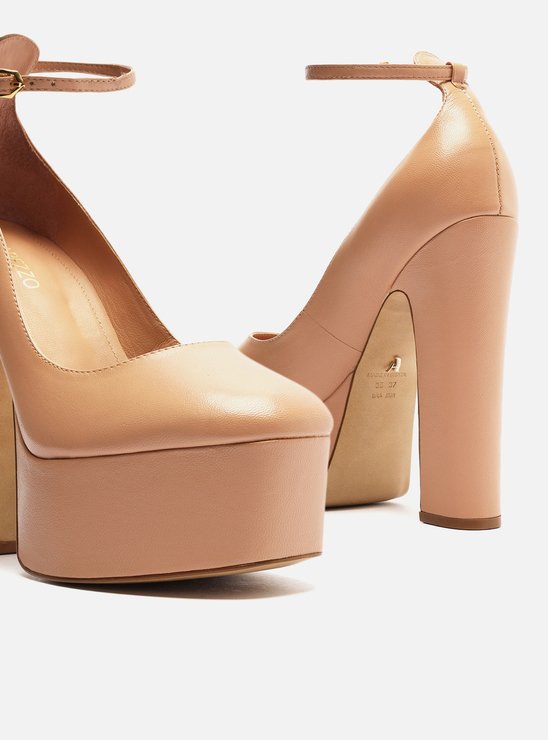 Scarpin Nude Couro Meia Pata Bloco