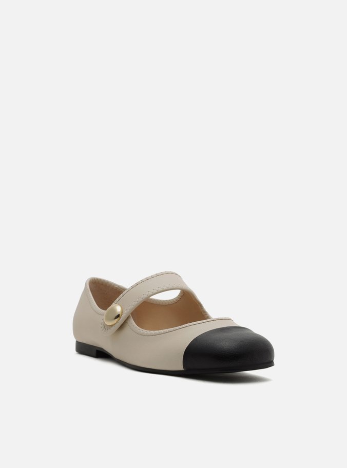 Sapatilha Boneca Off-White Couro Cap Toe Botão