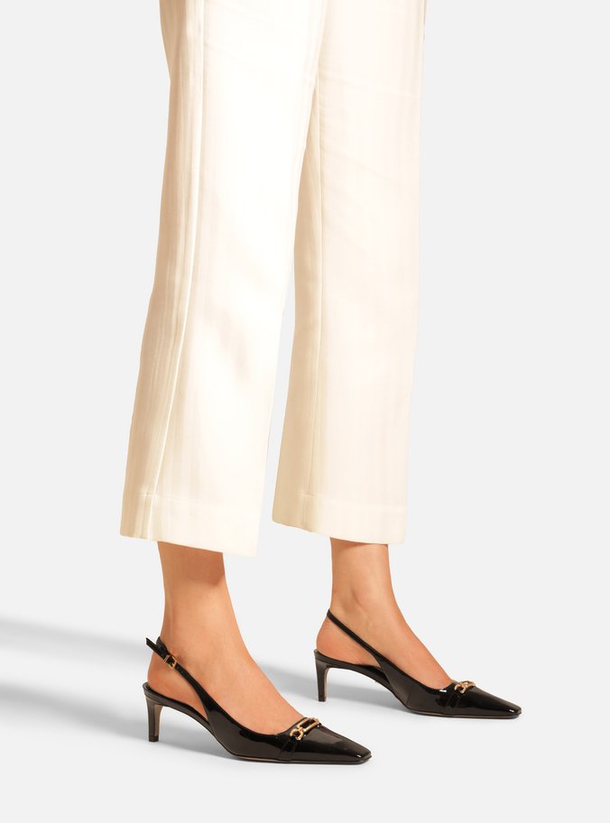 Scarpin Preto Verniz Salto Baixo Slingback Metal