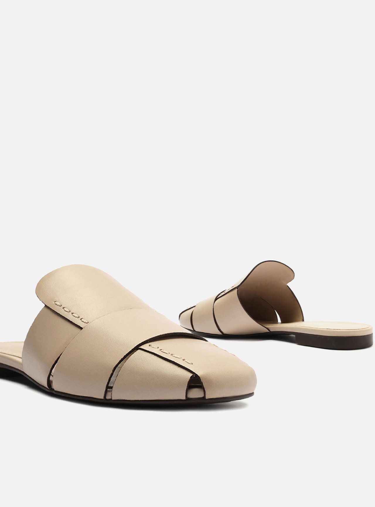 Mule Nude Rasteiro Tiras Vazada — foto 4