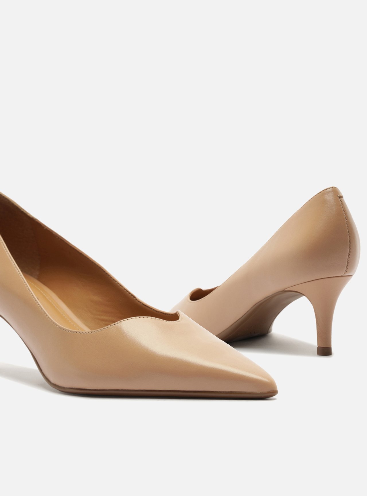 Scarpin Nude Couro Salto Baixo Fino — foto 4