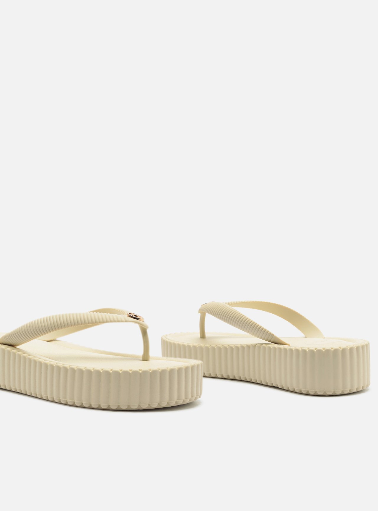 Sandália Branca Flatform Flip Flop Bali — foto 4