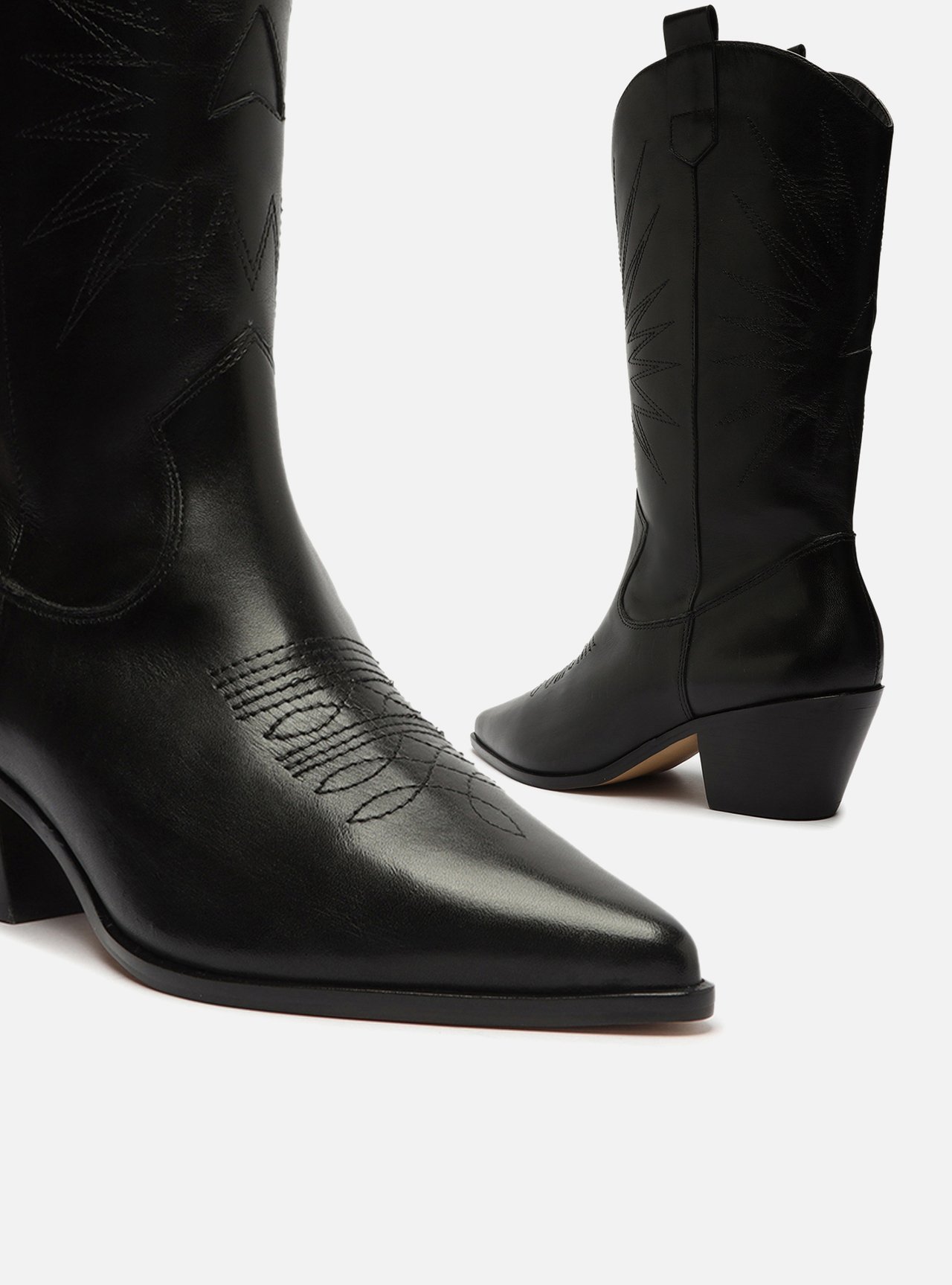 Bota Preta Couro Cano Médio Western — foto 4