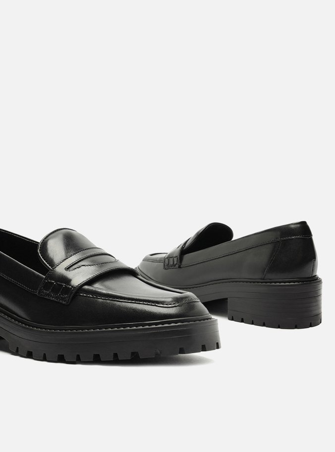 Mocassim Preto Couro Tratorado Tira