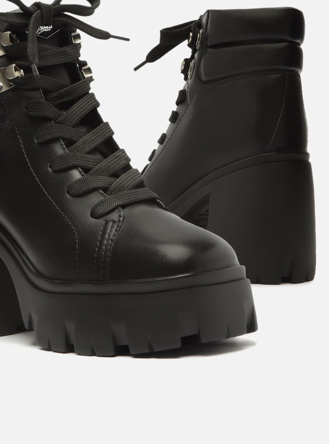 Bota Preta Couro Cano Curto Tratorada Harper