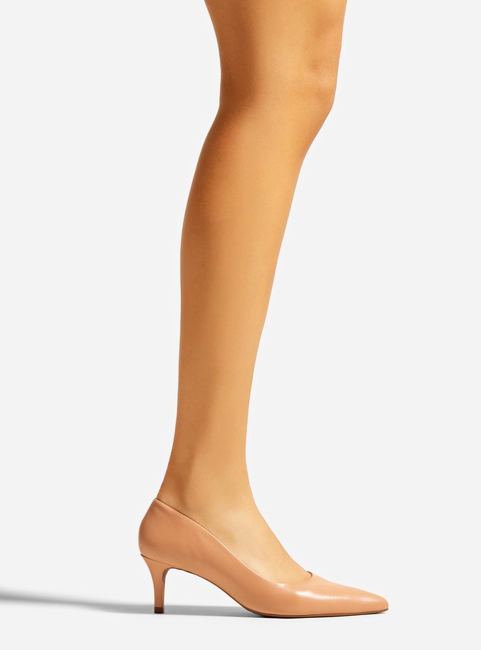 Scarpin Bege Couro Salto Baixo Fino Bico Fino