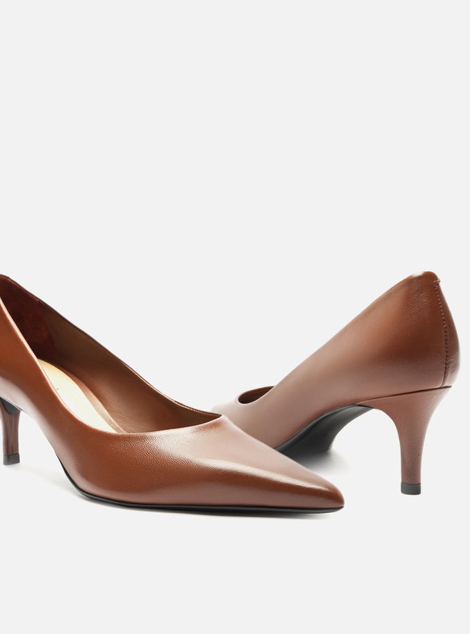 Scarpin Marrom Couro Salto Baixo Fino