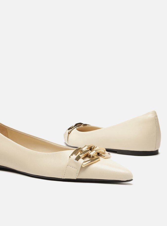 Sapatilha Off-White Couro Bico Fino Metal