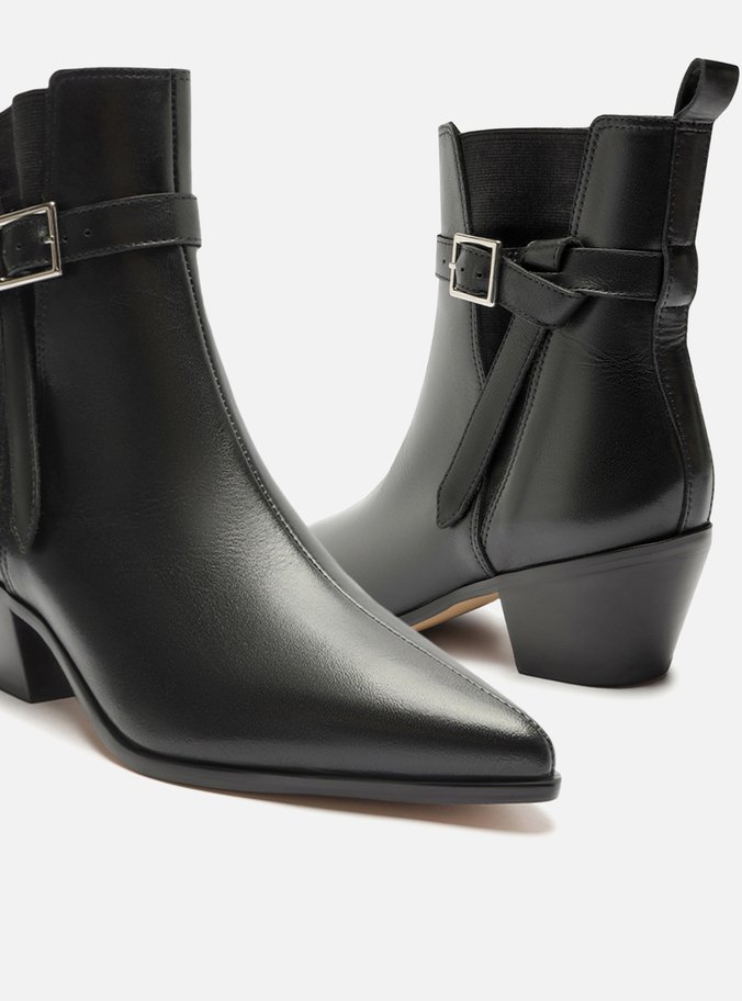 Bota Preta Couro Cano Curto Bico Fino Elástico