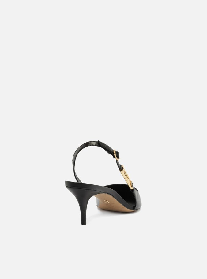 Scarpin Preto Couro Bico Fino Detalhe Metal