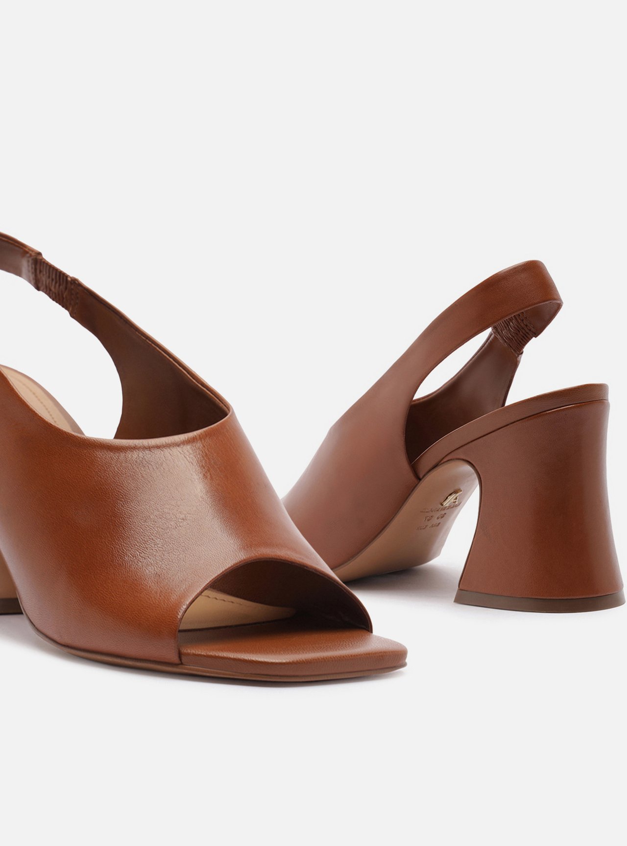 Sandal Boot Marrom Couro Salto Bloco Tira — foto 4