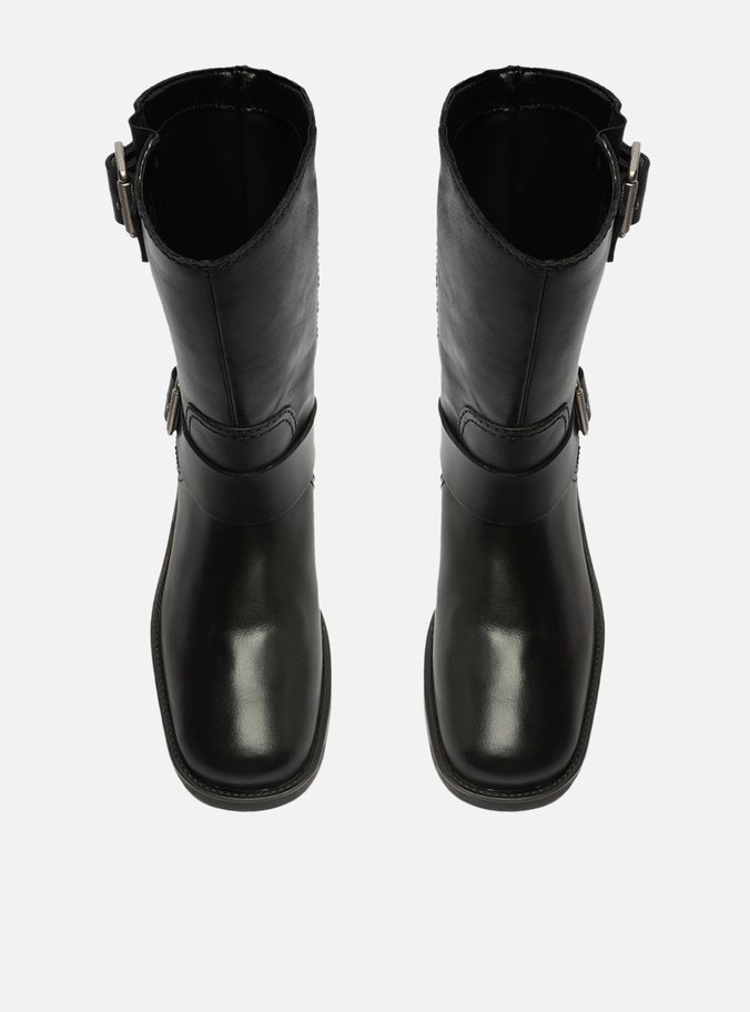 Bota Preta Couro Cano Médio Fivelas
