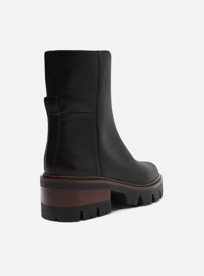 Bota Preta Couro Cano Médio Tratorada