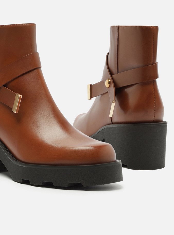 Bota Marrom Couro Cano Curto Salto Alto Tira