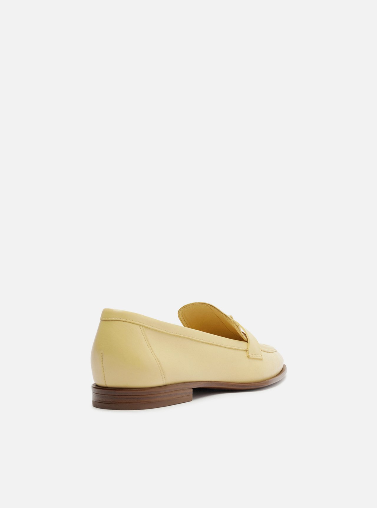 Mocassim Amarelo Couro Detalhe Tira — foto 3