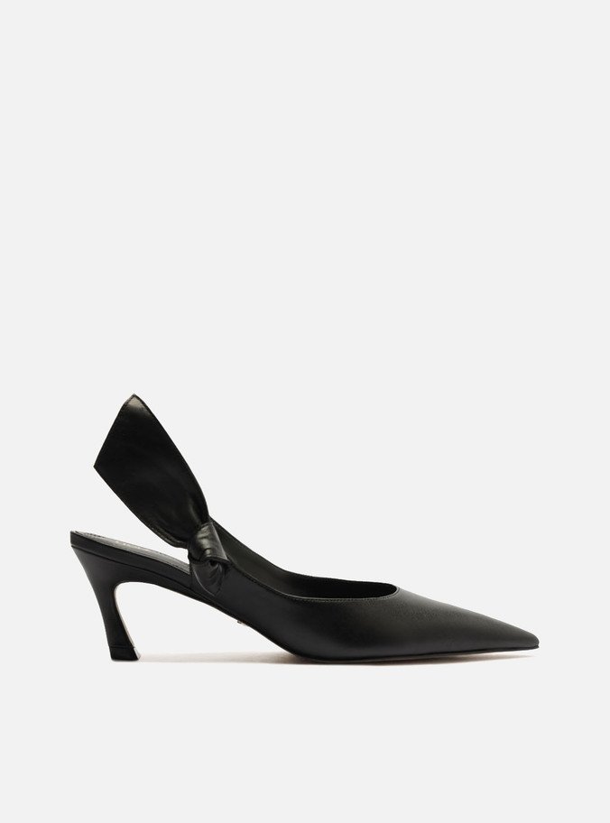 Scarpin Preto Couro Salto Baixo Slingback Livia