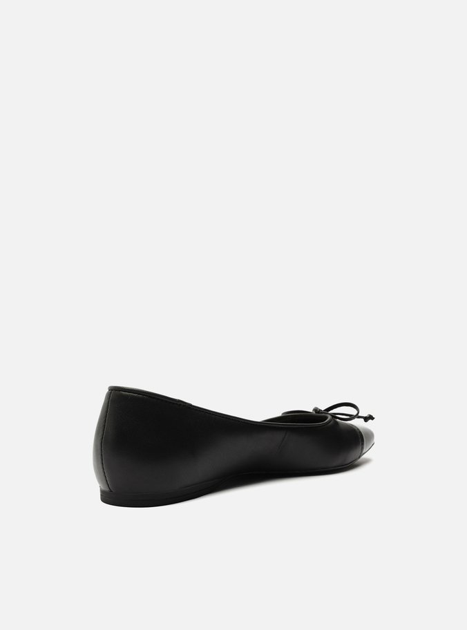 Sapatilha Preta Cap Toe Laço