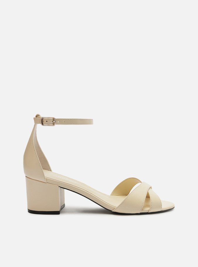 Sandália Off-White Couro Salto Bloco