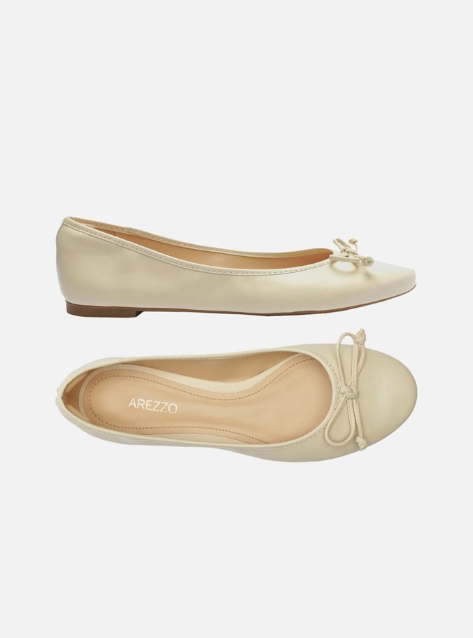 Sapatilha Off-White Bico Redondo Laço