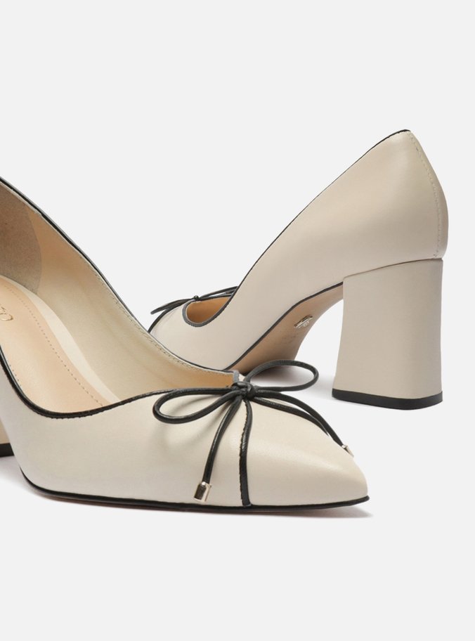 Scarpin Off-White Couro Bico Fino Laço City