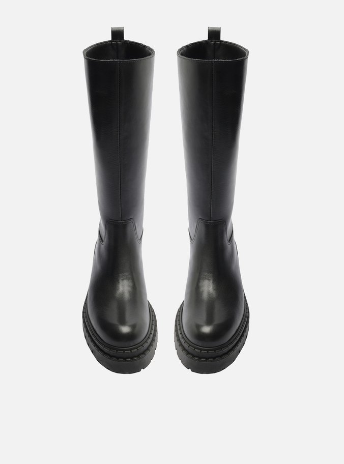 Bota Preta Couro Cano Médio Tratorada Lisa