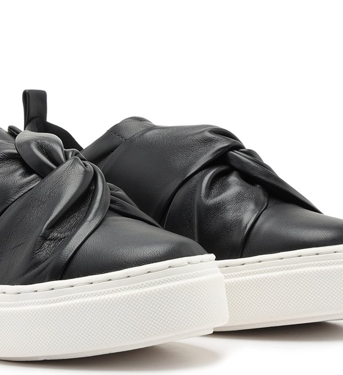 Tênis Slip On Preto Couro Nó Sola Alta