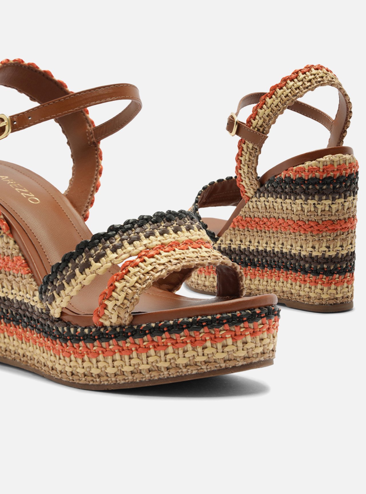 Sandália Multicolorida Plataforma Fivela Tressê — foto 4