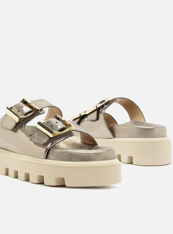 Sandália Metalizada Couro Flatform Tratorada