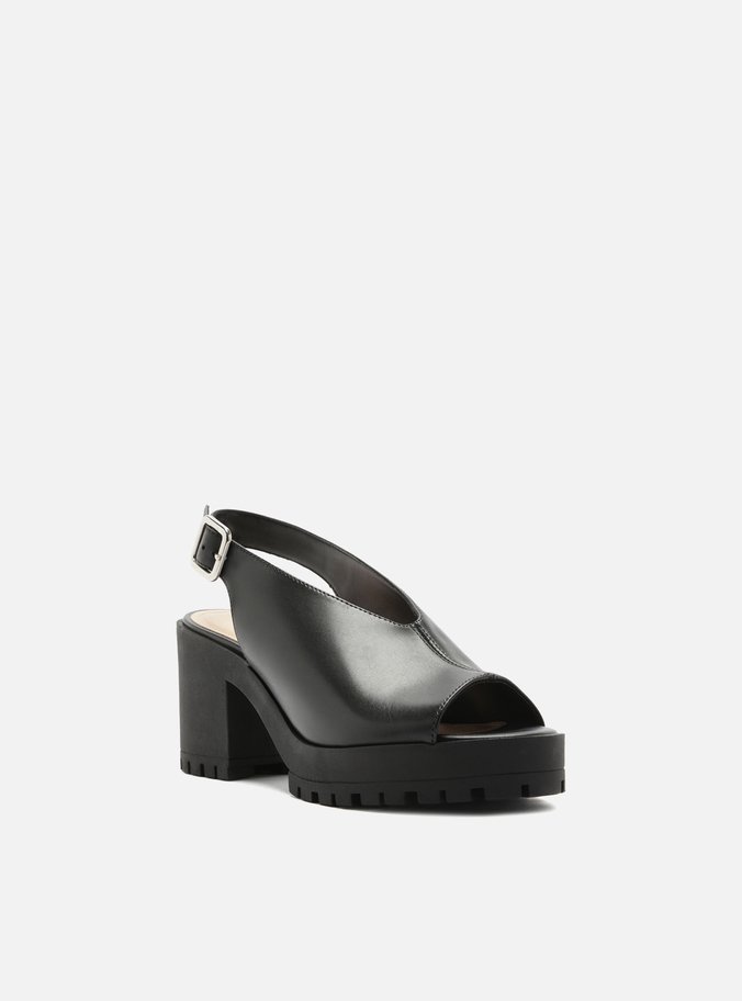 Sandal Boot Couro Preta Salto Médio Tratorado Fivela