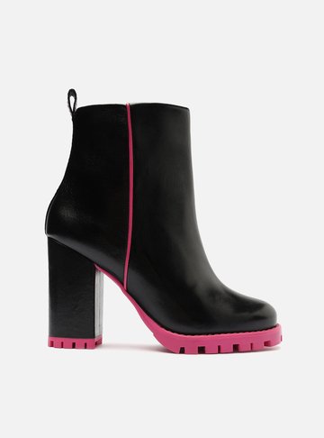 Bota Preta Couro Bloco Tratorada Rosa