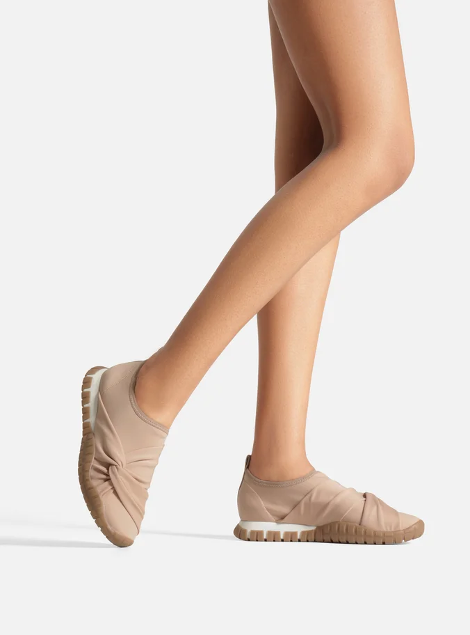 Tênis Slip On Rosa Claro Tecido Sola Emborrachada