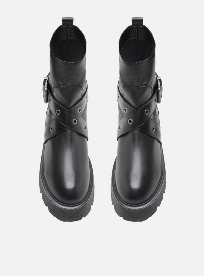 Bota Preta Couro Cano Médio Tratorada Fivela