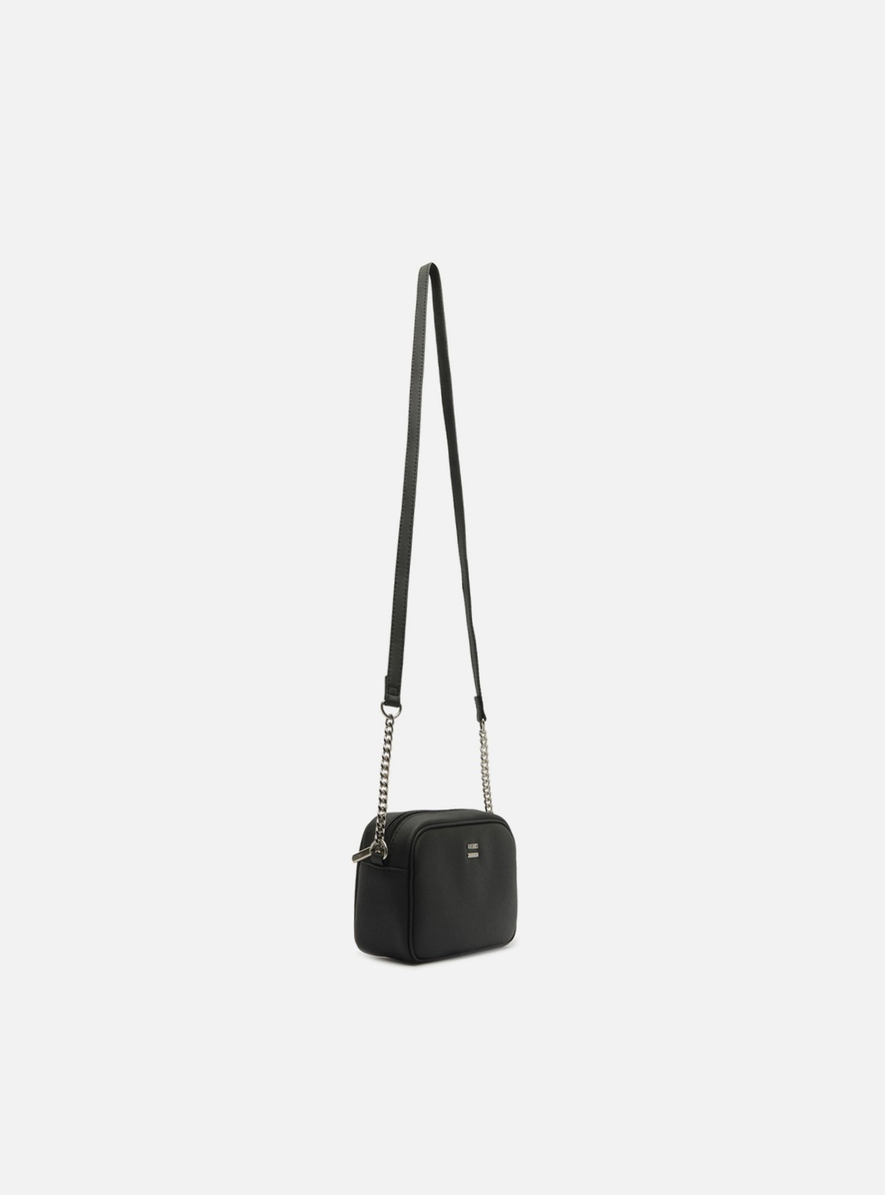 Bolsa Tiracolo Preta Pequena Corrente Metálica — foto 5