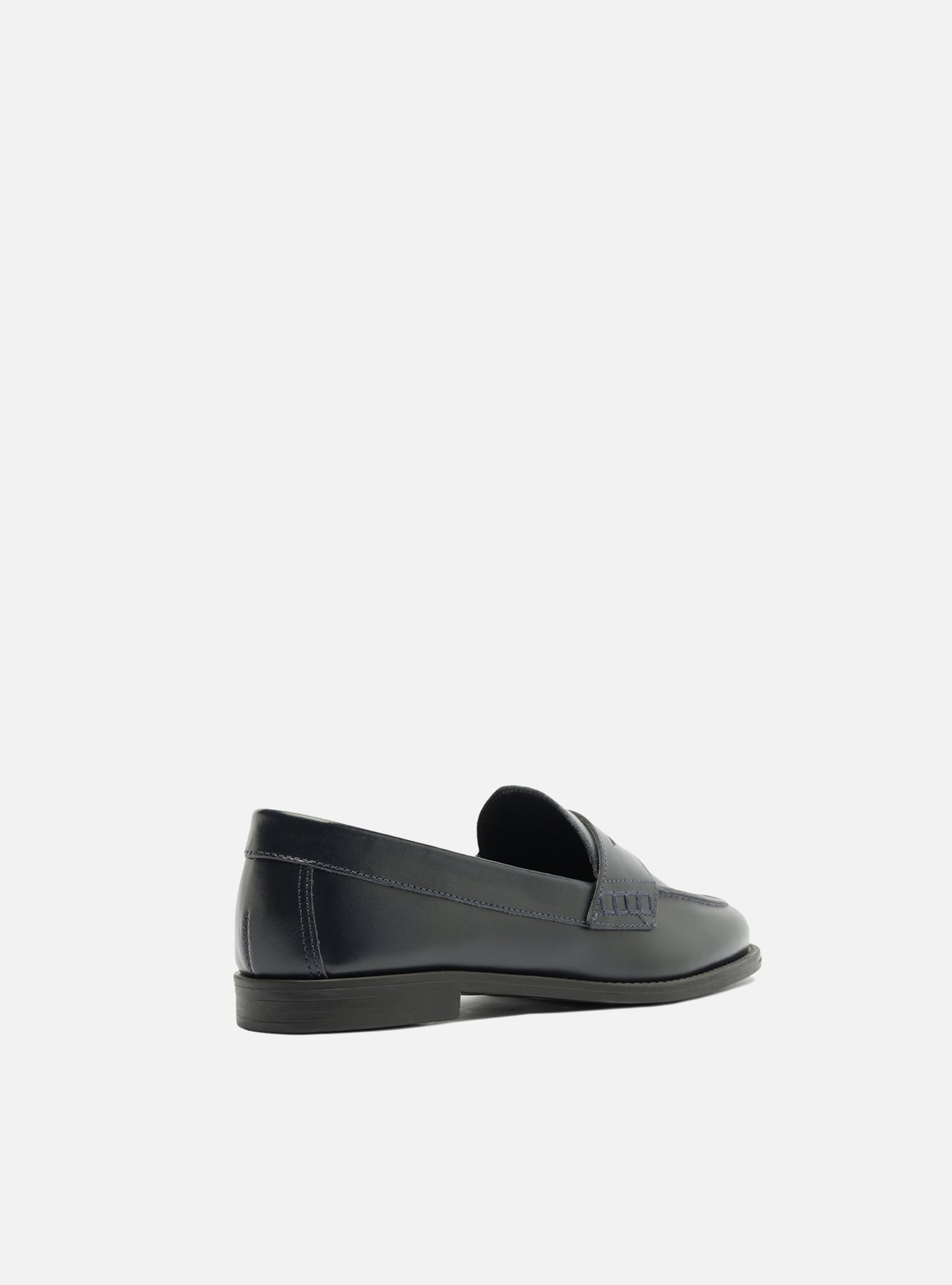 Mocassim Azul Marinho Couro Bico Redondo Tira Classic — foto 3