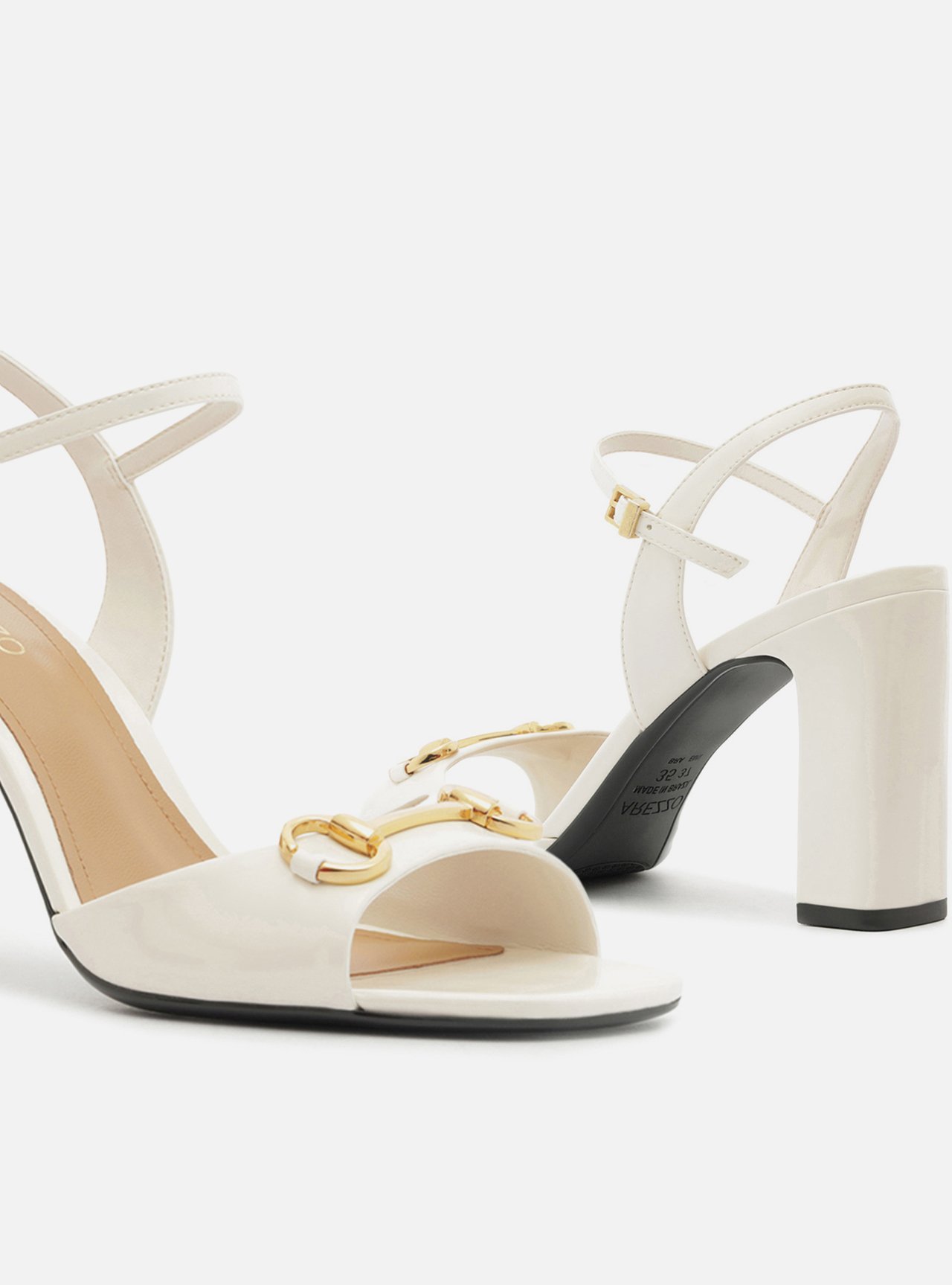 Sandália Branca Verniz Salto Bloco Slingback Bridão — foto 4