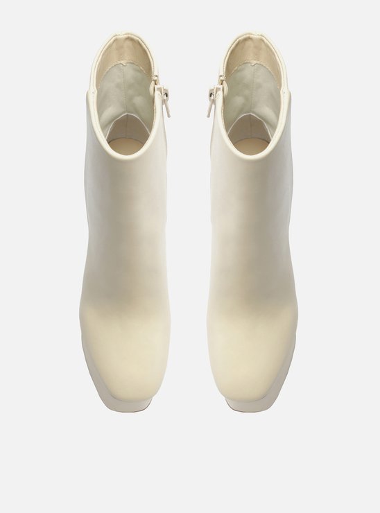 Bota Off-White Couro Cano Curto Meia Pata Madison