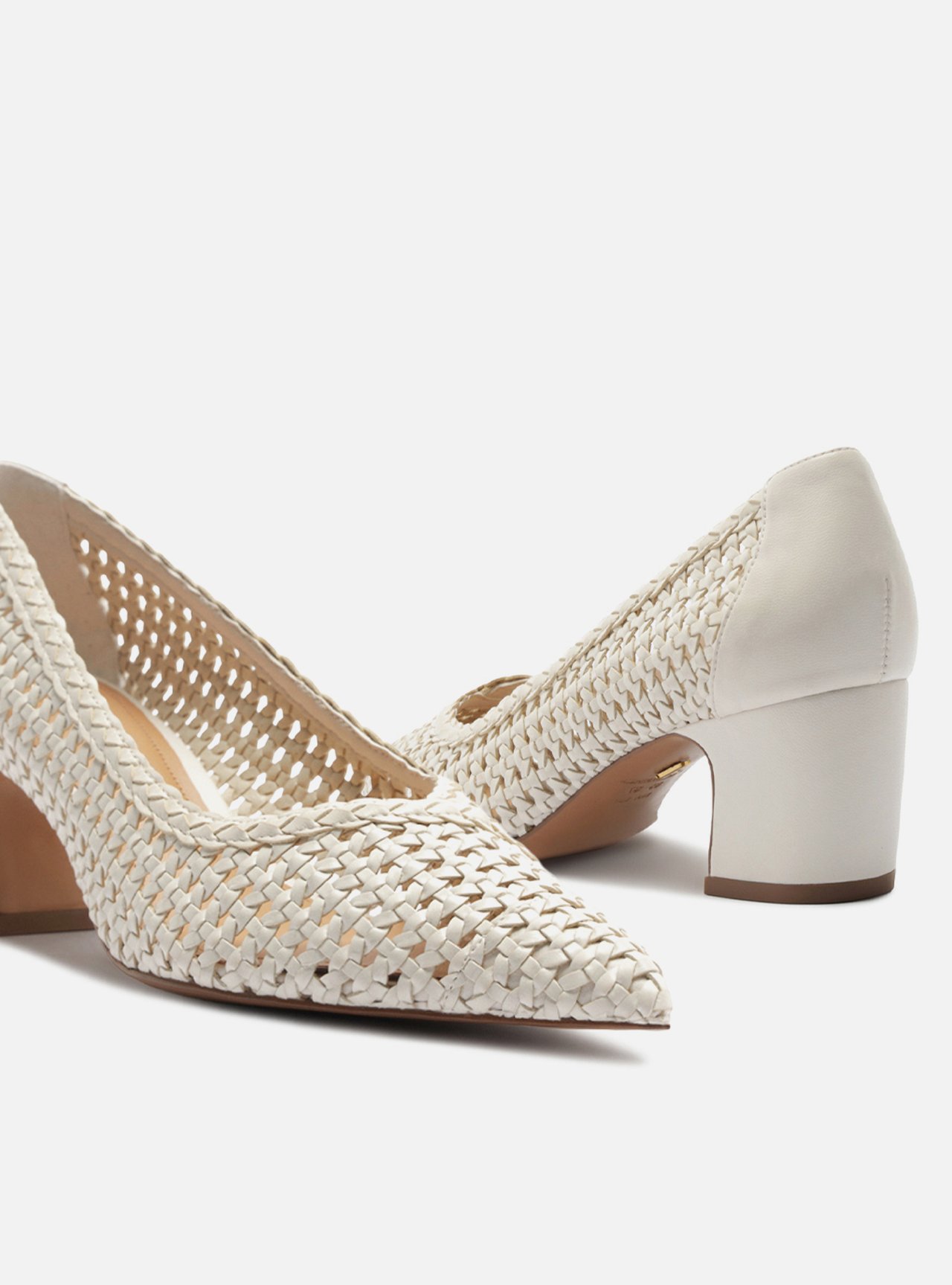 Scarpin Branco Salto Bloco Trançado — foto 4