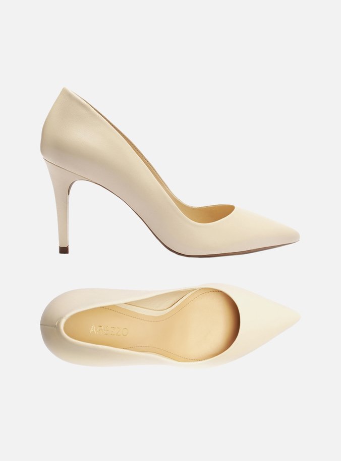 Scarpin Off-White Couro Salto Fino Bico Fino