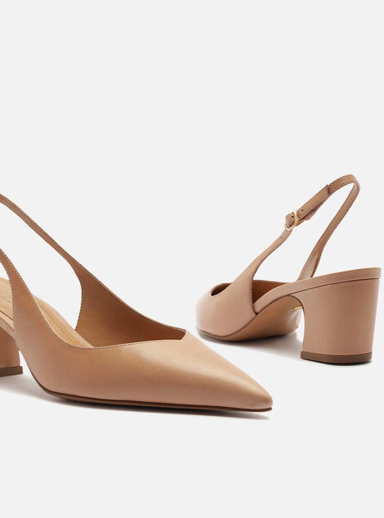 Scarpin Bege Couro Salto Médio Bloco Slingback — foto 4