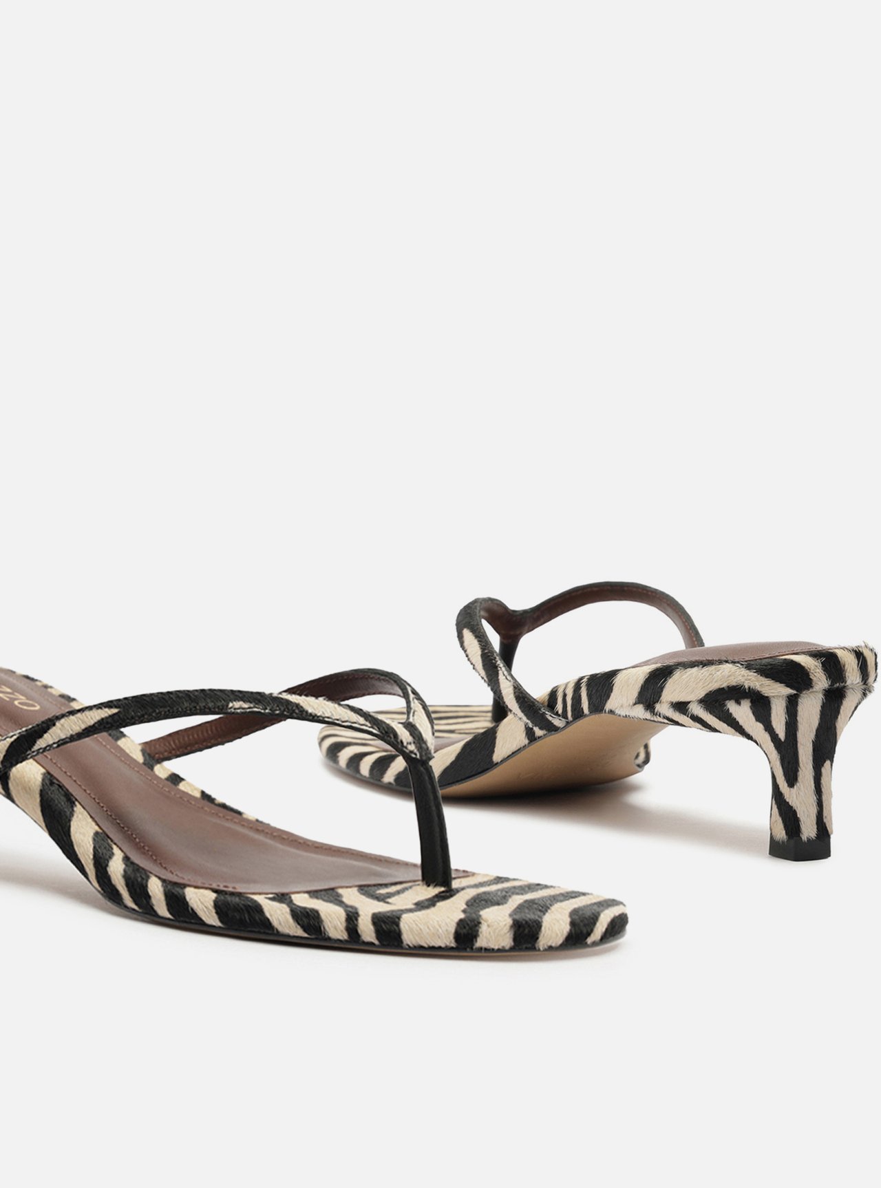 Tamanco Preto/Bege Salto Fino Pelo Zebra — foto 4