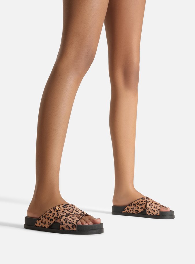Chinelo de Dedo Marrom Plataforma Metais Brizza