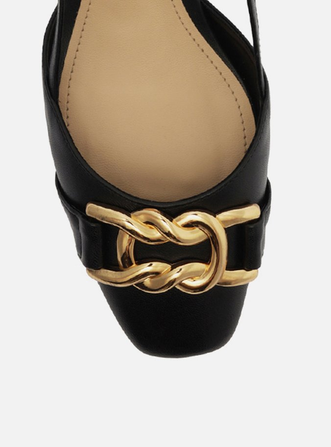 Scarpin Preto Couro Bico Quadrado Aberto Metal