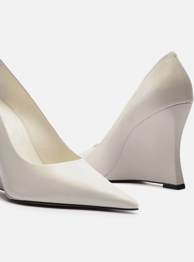 Scarpin Branco Couro Salto Alto Anabela