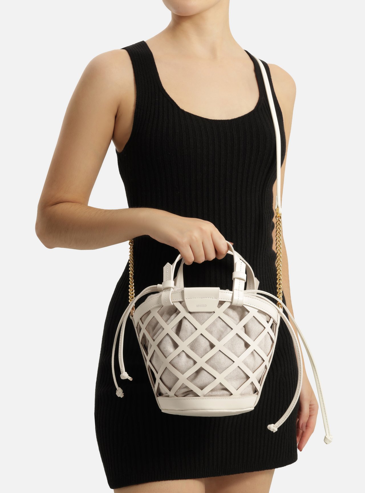 Bolsa Tiracolo Branca Couro Pequena Vazada Mel — foto 6