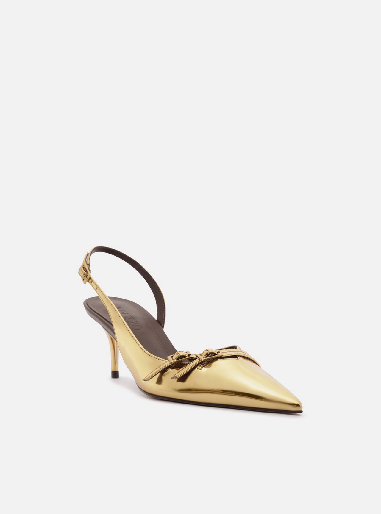 Scarpin Dourado Couro Salto Baixo Fino Fivelas — foto 2