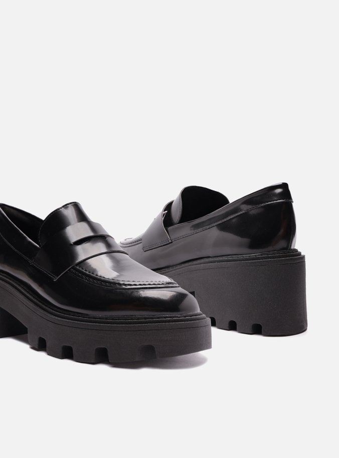 Mocassim Preto Salto Médio Bloco Tratorado