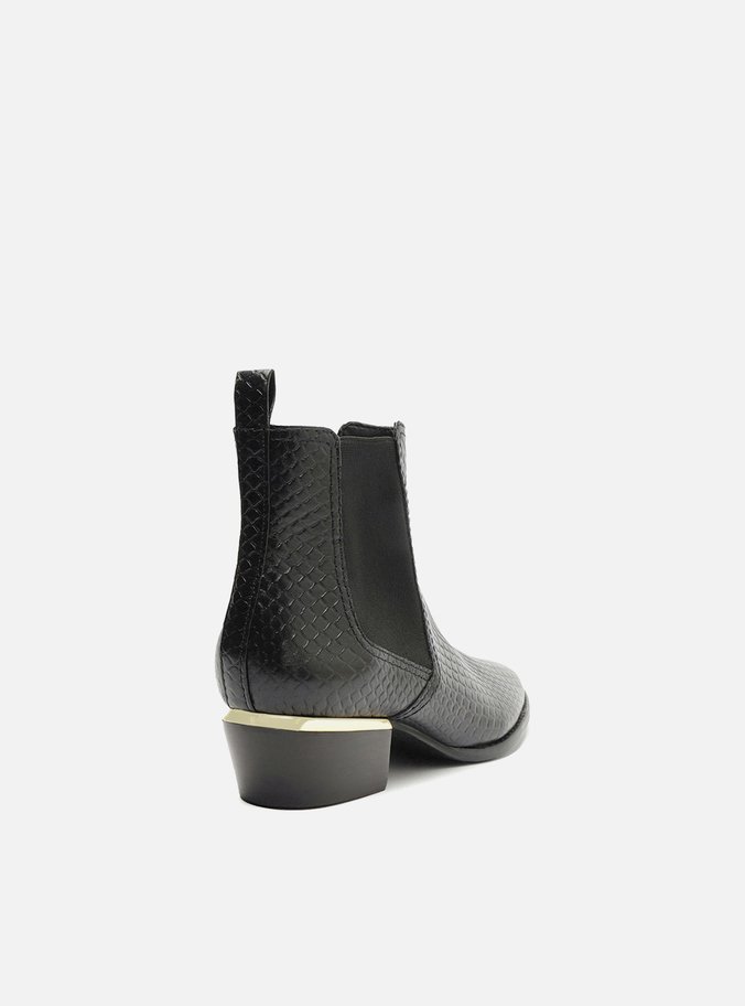 Bota Preta Couro Skin Cano Curto Salto Baixo
